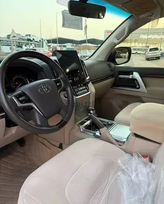 تويوتا لاند كروزر VXR 2021
