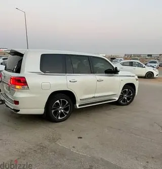 تويوتا لاند كروزر VXR 2021