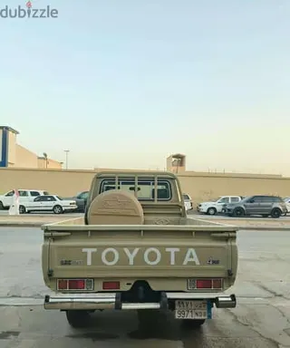 Toyota Land Cruiser Pickup 2019