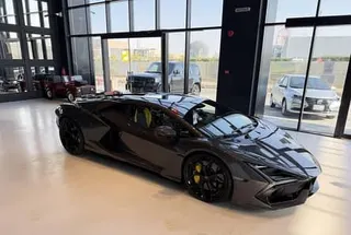 لامبورغيني Revuelto 2025