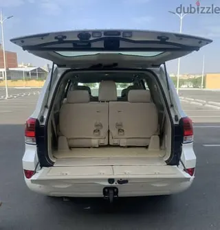 Toyota Land Cruiser GXR 2021