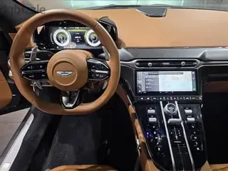 أستون مارتن Vantage 2025