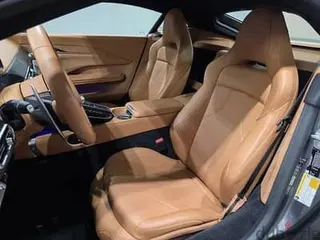 أستون مارتن Vantage 2025