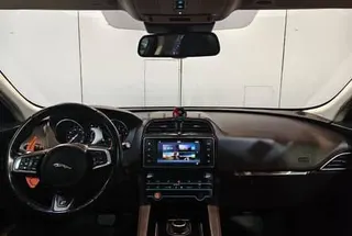 جاكوار F Type 2018