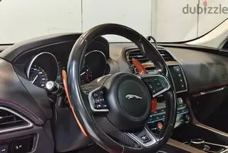 جاكوار F Type 2018