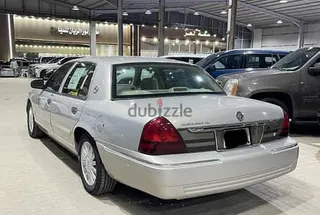 Mercury جراند ماركيز 2009