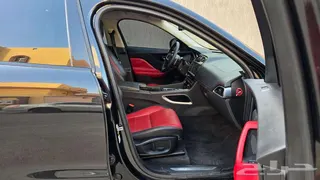 جاكوار F Pace 2018