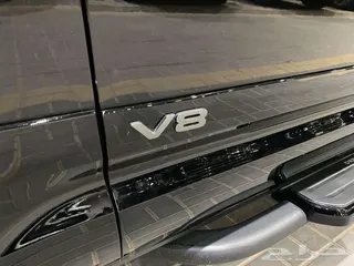 Land Rover Defender 2025