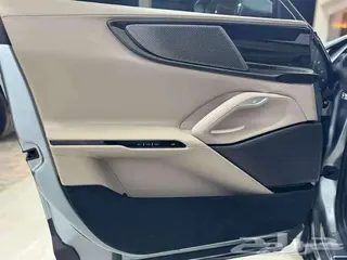 فيراري 812 2025