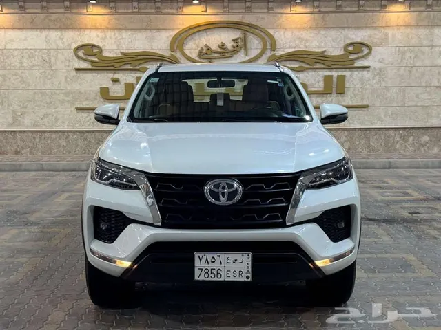 Toyota Fortuner VX 2023