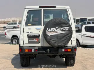 تويوتا LX 2024