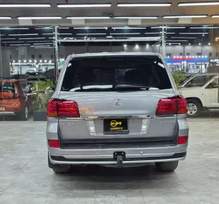 لكزس LX 2009