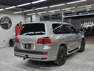لكزس LX 2009