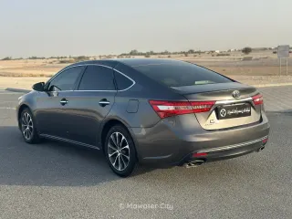 تويوتا افالون 2017