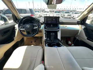 Toyota Land Cruiser VXR 2022
