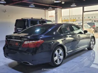 لكزس LS 2010