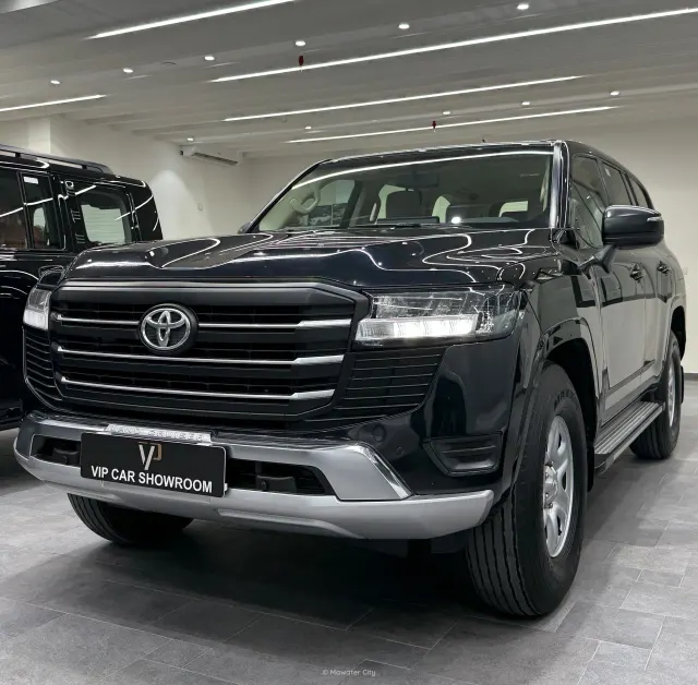 Toyota Land Cruiser GX 2023