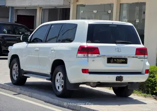 Toyota Land Cruiser GX 2018 — Mawater City