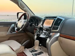 تويوتا لاند كروزر VXR 2012
