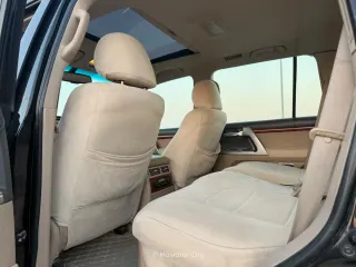 تويوتا لاند كروزر VXR 2012