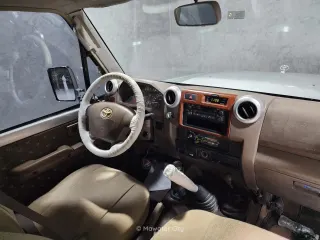 تويوتا LX 2010