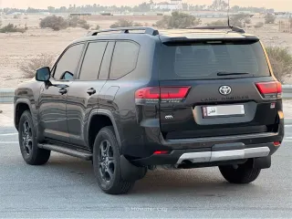 تويوتا لاند كروزر GR 2024