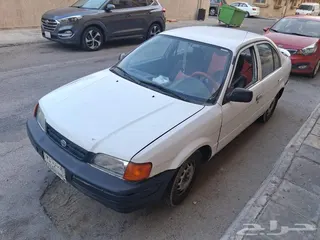 تويوتا يارس 1995