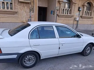 تويوتا يارس 1995