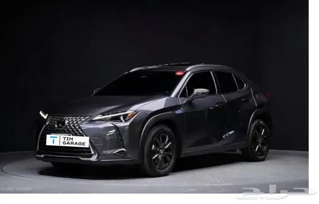 Lexus UX 2025
