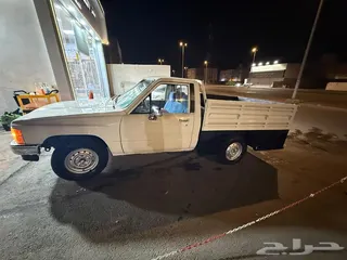 تويوتا هايلكس 1986