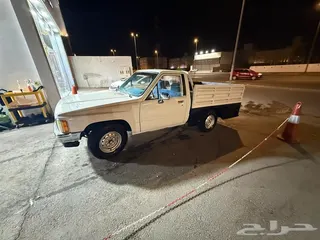 تويوتا هايلكس 1986