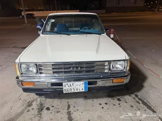 تويوتا هايلكس 1986