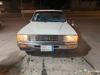 تويوتا هايلكس 1986