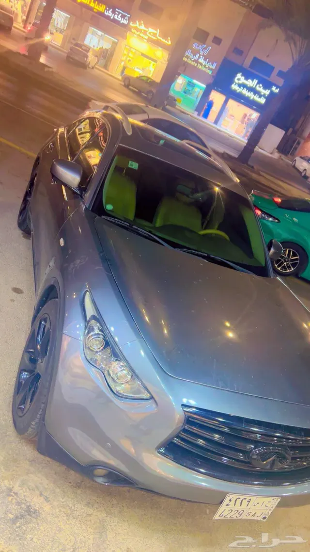 Infiniti Q70 2016