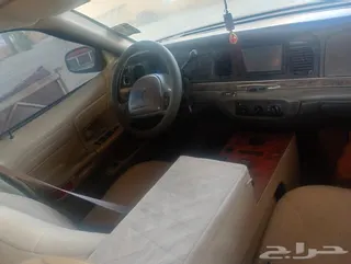 Ford Crown Victoria 2000