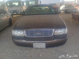 Ford Crown Victoria 2000