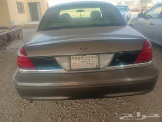 Ford Crown Victoria 2000
