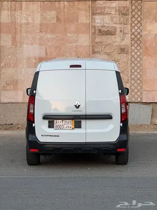 رينو دوكر 2023
