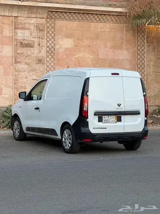 رينو دوكر 2023