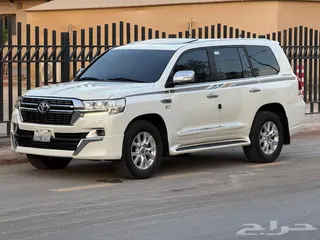 تويوتا لاند كروزر VXR 2016