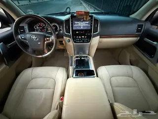 تويوتا لاند كروزر VXR 2016