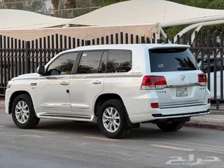 تويوتا لاند كروزر VXR 2016