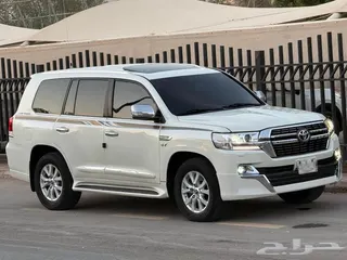 تويوتا لاند كروزر VXR 2016
