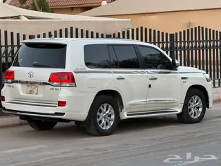 تويوتا لاند كروزر VXR 2016