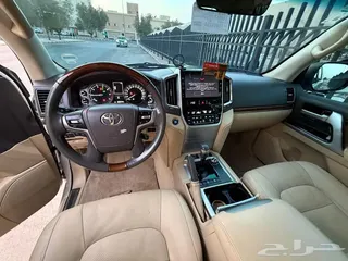 تويوتا لاند كروزر VXR 2016