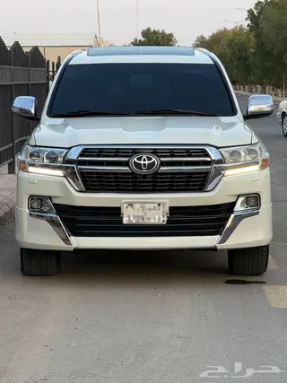 تويوتا لاند كروزر VXR 2016