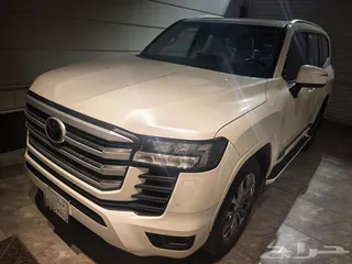 كرايسلر 300 2025