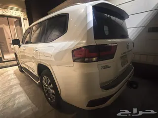 كرايسلر 300 2025