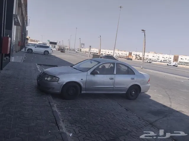 Nissan Sunny 2010