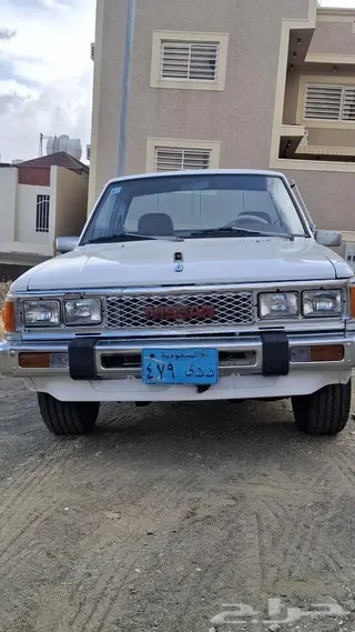 نيسان Datsun 1983